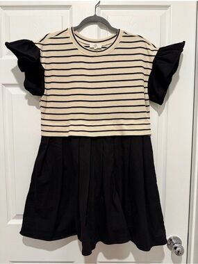 entro Black and Cream Striped Ruffle-Sleeve Dress